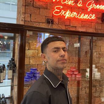 Ferney Perdomopseudoportretas