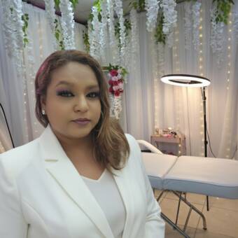 Henkilön Reesha avatar