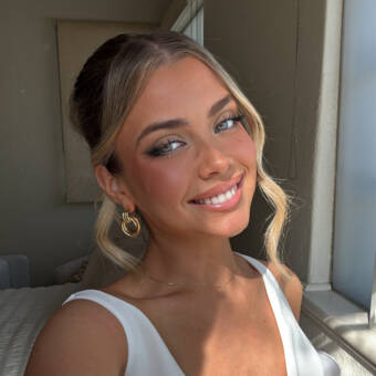 次のアバター： Demi