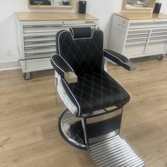 次のアバター： Eli