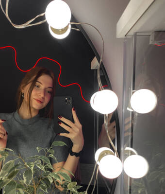 次のアバター： Sintija