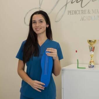 的化身 Анджела