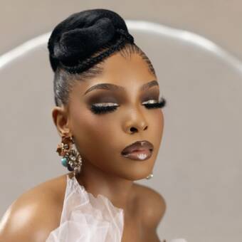 次のアバター： Que