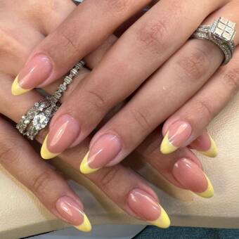 الصورة الرمزية لـ Dania