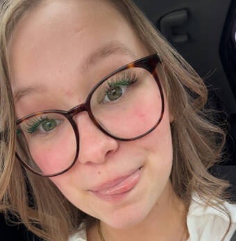 次のアバター： Elyane