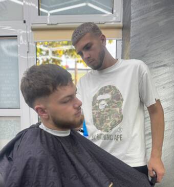 次のアバター： Cristea