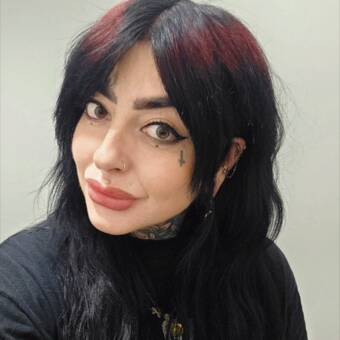 次のアバター： Nikita