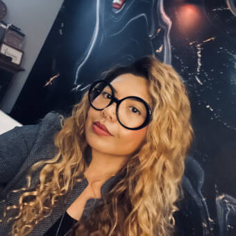 次のアバター： Novum