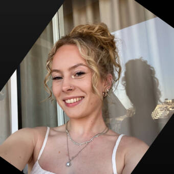 The avatar of Maddie