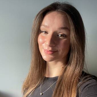 The avatar of Dezirae