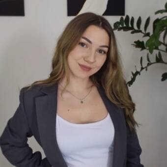 的化身 Annija Kristiāna‪‬