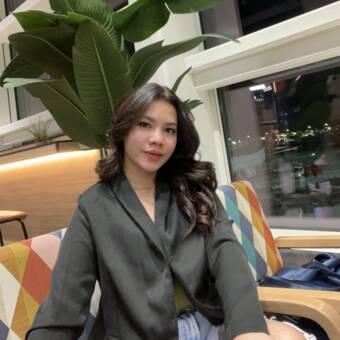 次のアバター： Lea