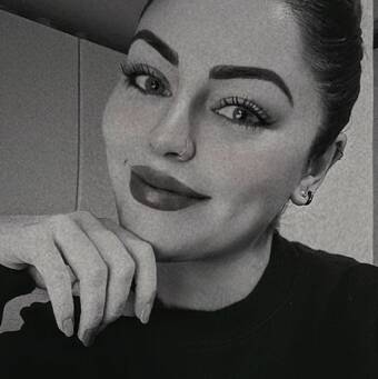 次のアバター： Dana.Velez