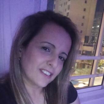 次のアバター： Yacquelin