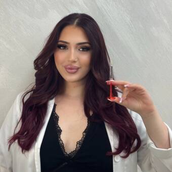 次のアバター： Natalie