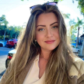 The avatar of Dominique