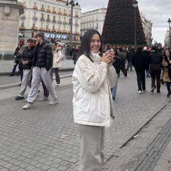 الصورة الرمزية لـ Claudia