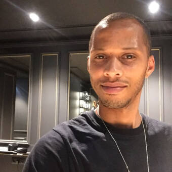 次のアバター： Weberton