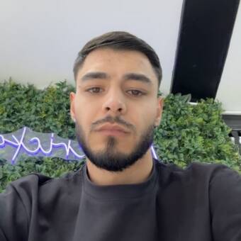 次のアバター： Onur