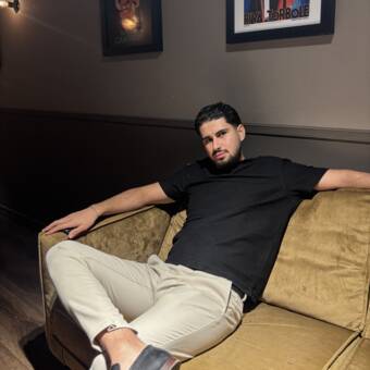 The avatar of Thiago