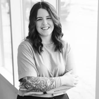 الصورة الرمزية لـ Julie