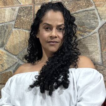 The avatar of Luciana