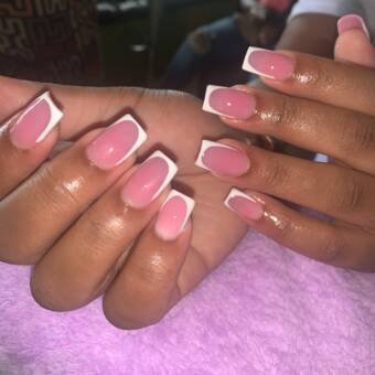 Navia Hamilton