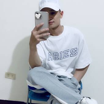 Hình đại diện của James