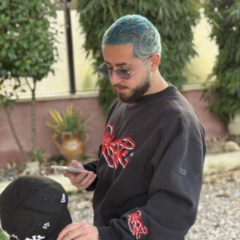 The avatar of 16