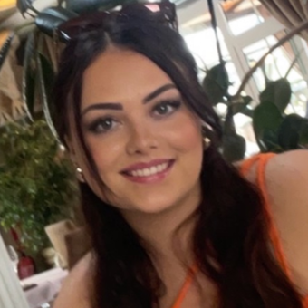 The avatar of Amelia