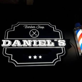 次のアバター： Daniel