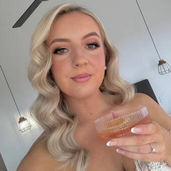 The avatar of Mikayla