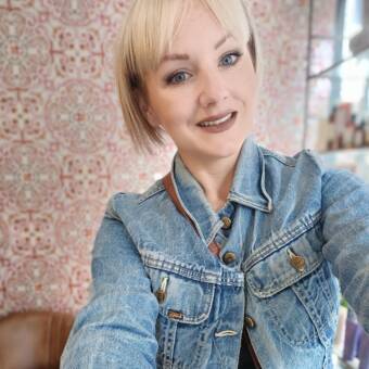 The avatar of Caroline ~ Stylist