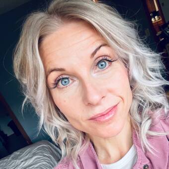 The avatar of Laurie