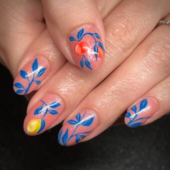 次のアバター： Megan