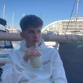 الصورة الرمزية لـ Preston