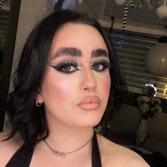 The avatar of Kelsey