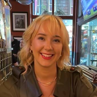 الصورة الرمزية لـ Isla