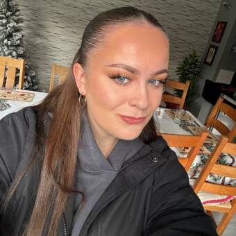 The avatar of Charlotte