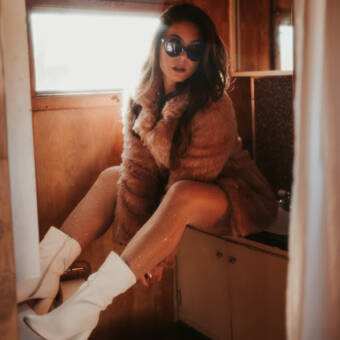 次のアバター： Alli