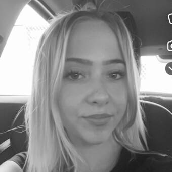 次のアバター： Charlie