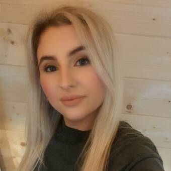 Henkilön Danielle  avatar