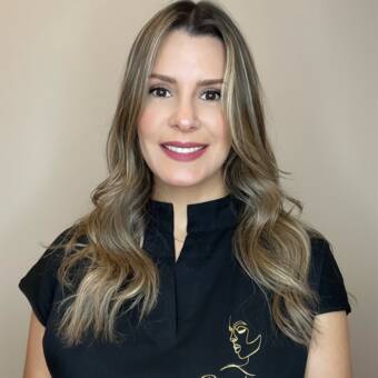 次のアバター： Deisy