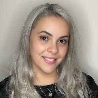 Avatar Lauren | she/her