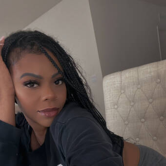 The avatar of Laurie