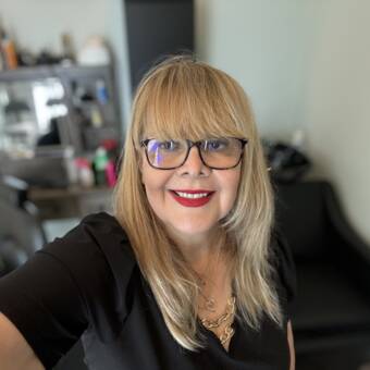 الصورة الرمزية لـ Lorena