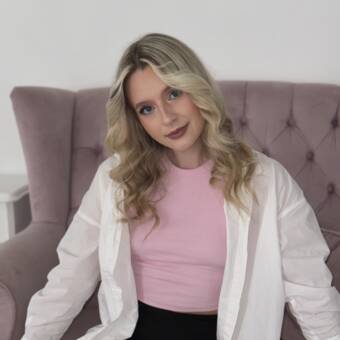 The avatar of Angelina