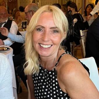 次のアバター： Hair by Nickyxx